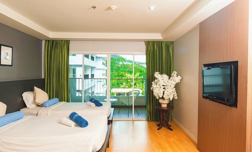 Image 201: ✈ POŁUDNIOWA TAJLANDIA | Phuket - Casa Del M 4* - Odkryty basen