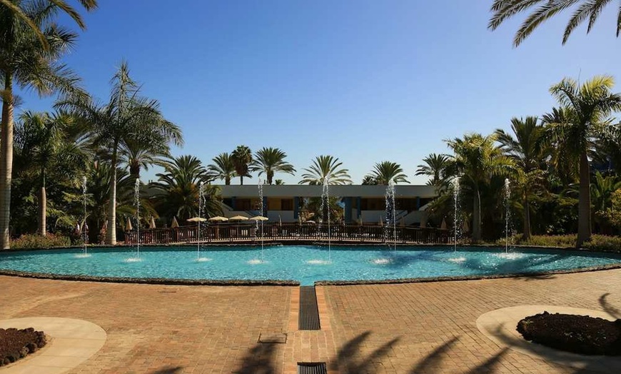 Image 1: ✈ FUERTEVENTURA | Costa Calma - R2 Pájara Beach Hotel & Spa 4* - Pi...