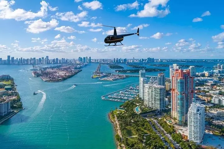Miami Top-Rated Helicopter Tour: South Beach, Downtown & Islands