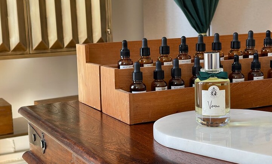Image 3: Elaboración de perfumes a medida con un experto en una sesión privada