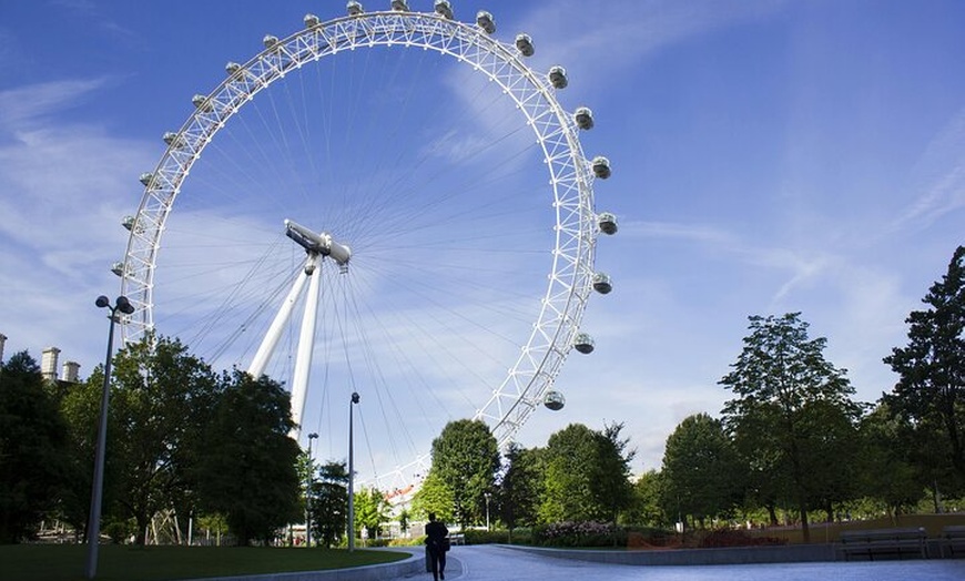 Image 8: London Walking Tour: Tower Bridge to Buckingham Palace