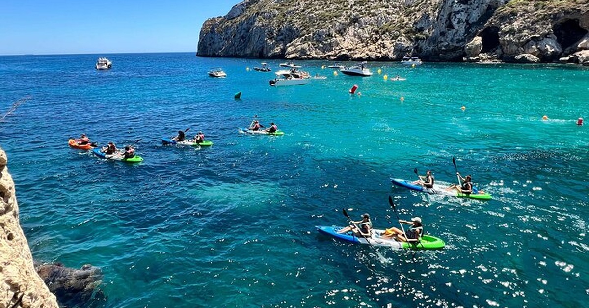 Excursión guiada en kayak por la Granadella y Cala en Caló, Alicante