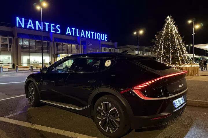 Transfert privé depuis l'aéroport de Nantes vers la Loire - Primary Image