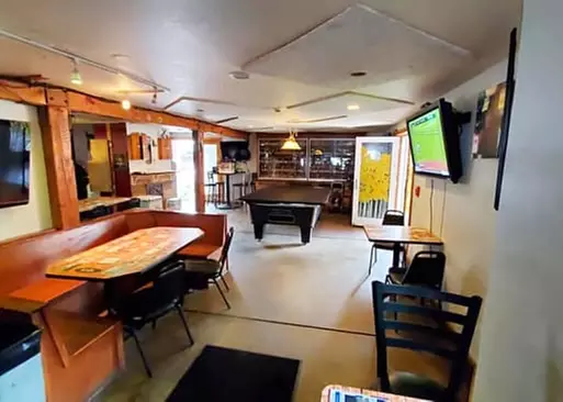 5% Cash Back at Woodcellar Bar & Grill