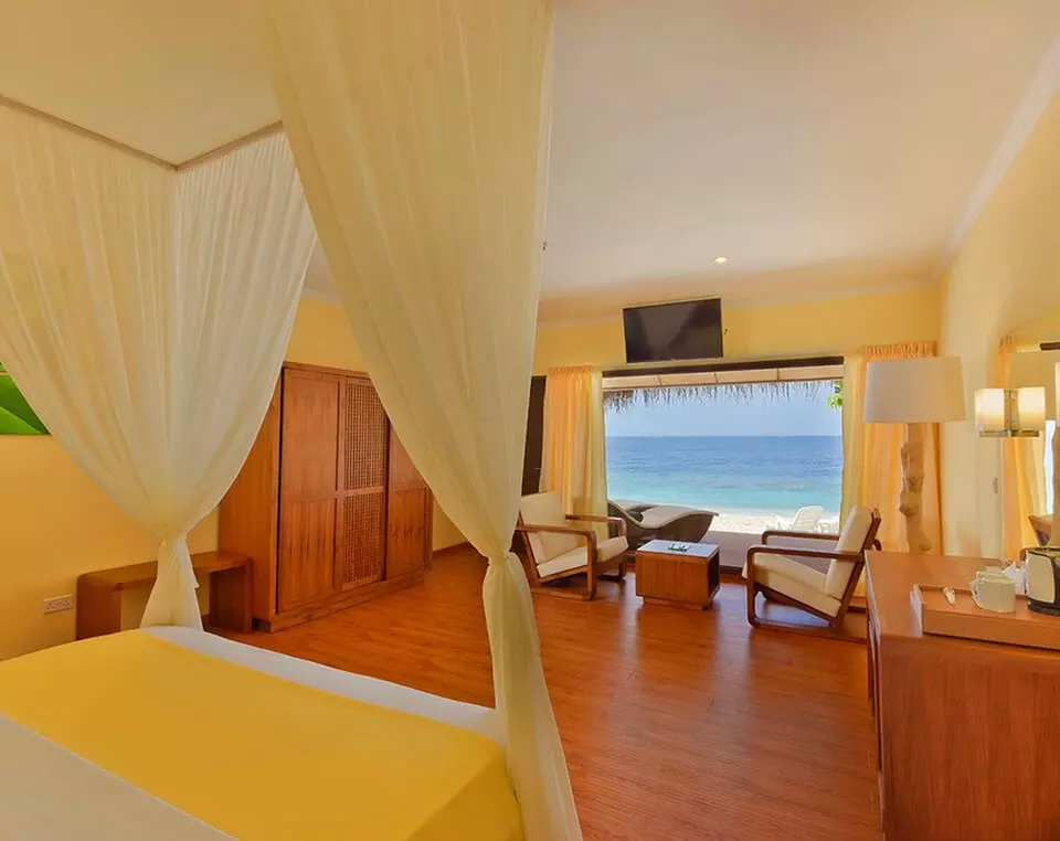 ✈ MALDIVES | Baa Atoll - Dreamland The Unique Sea & Lake Resort / S...