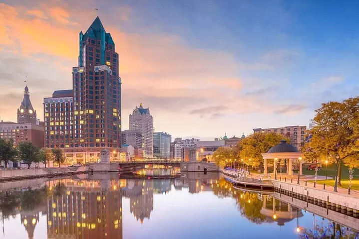 Outdoor Escape Room in Milwaukee - RiverWalk
