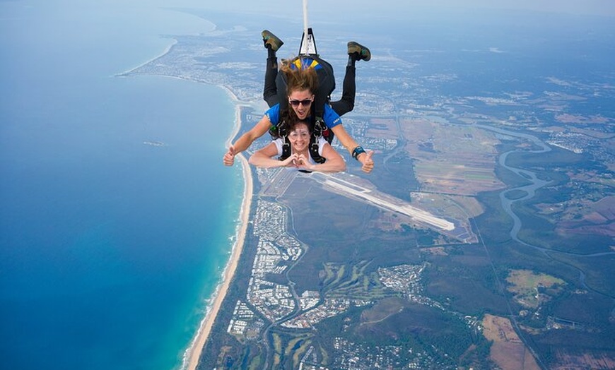 Image 11: Noosa: Tandem Skydive Experience