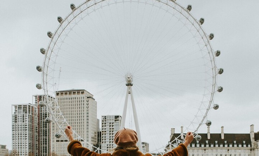 Image 9: London's Top Sights and Landmarks Tour with Blue Badge Guide