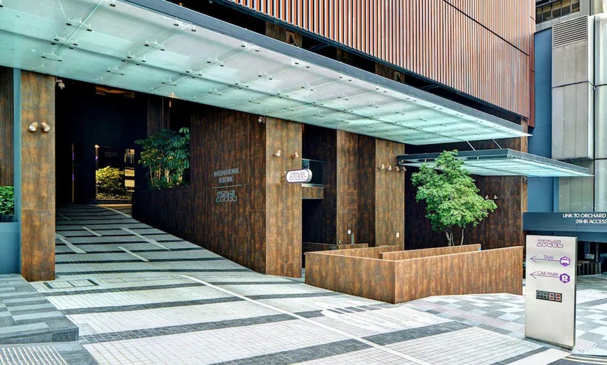Image 14: ✈ SINGAPORE - YOTEL Singapore Orchard Road 4* - Piscina esterna