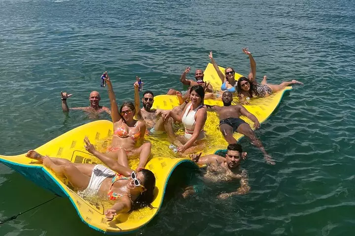 Explore Miami by Boat Rental