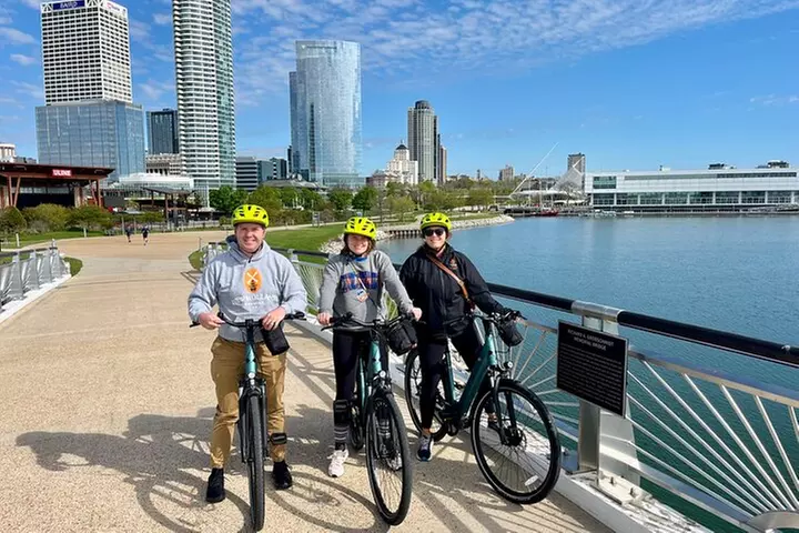 Milwaukee Guided E-Bike and Smörgåsbord Tour