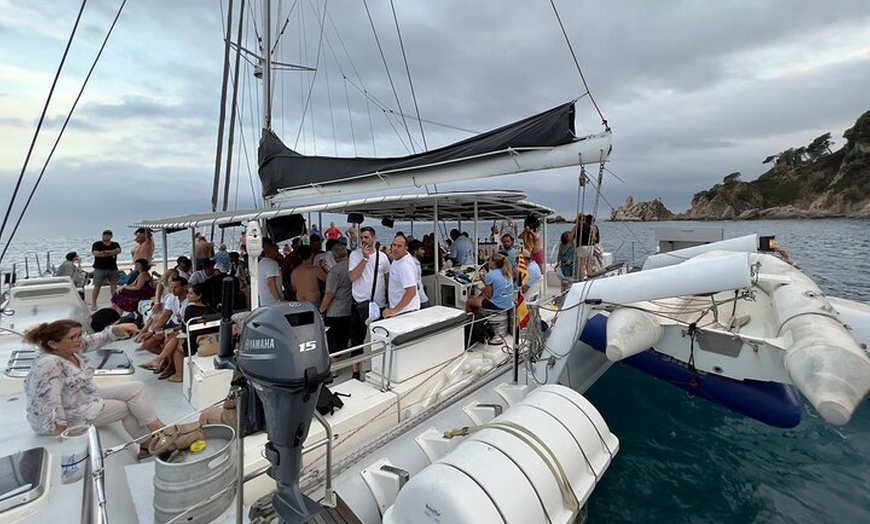 Image 16: Puesta de Sol desde LLoret de Mar con Dj y bebidas