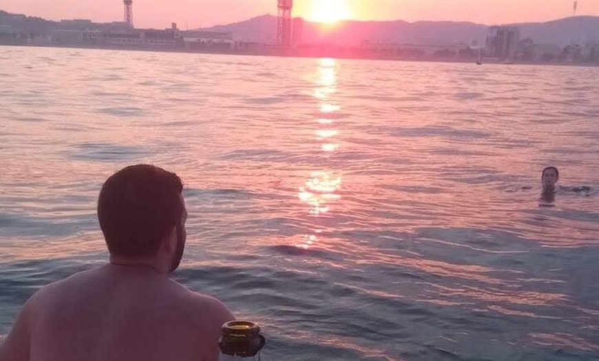 Image 11: Barcelona Sunset Private Saxiphone y barra libre