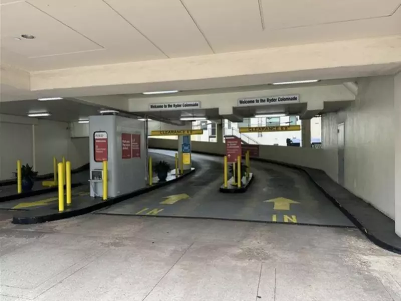 Parking at Ryder Colonnade Garage - P2537