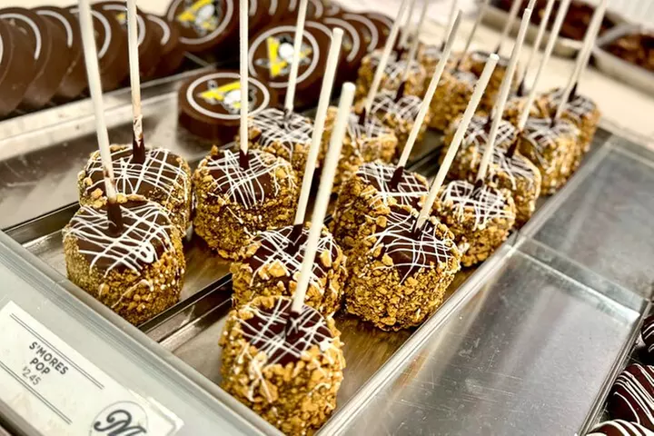 Downtown Pittsburgh Hidden Eats Food Tour with 6 Food Tastings