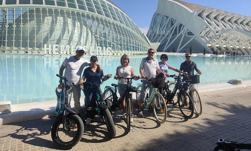 Image 22: Descubre Valencia en bici – tour en holandés