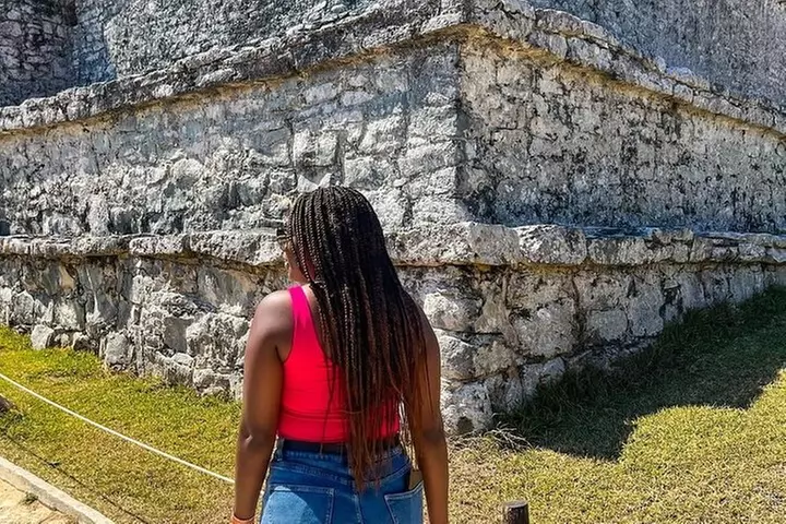 Deluxe Trip to Casa Tortuga Cenotes and Tulum Site from Cancun