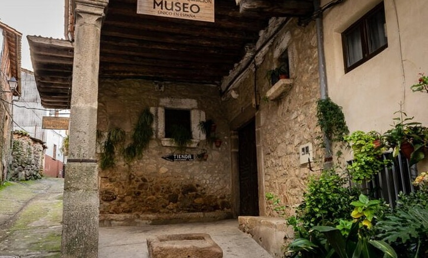 Image 8: Tour Nocturno y Museo de la Inquisición en Granada Misteriosa