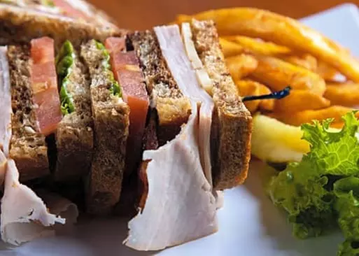 5% Cash Back at Sidelines Grill