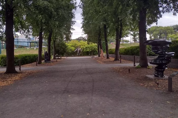 Minneapolis Sculpture Garden: A Self-Guided Walking Tour