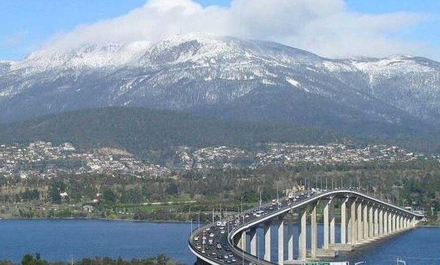 Image 3: Mount Wellington and Richmond Village Tour Scenic Views