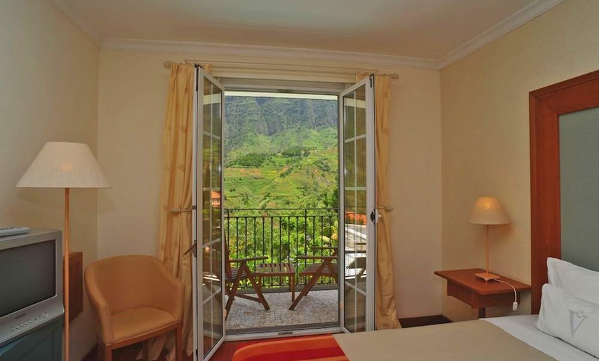 Image 5: ✈ MADEIRA | Sao Vicente - Estalagem do Vale 4* - Odkryty basen