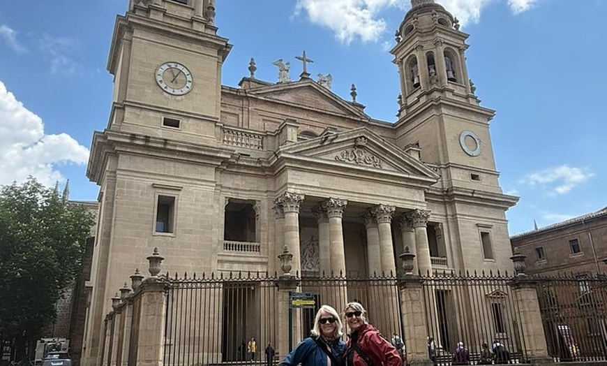 Image 24: Tour privado por Pamplona con almuerzo en Tolosa