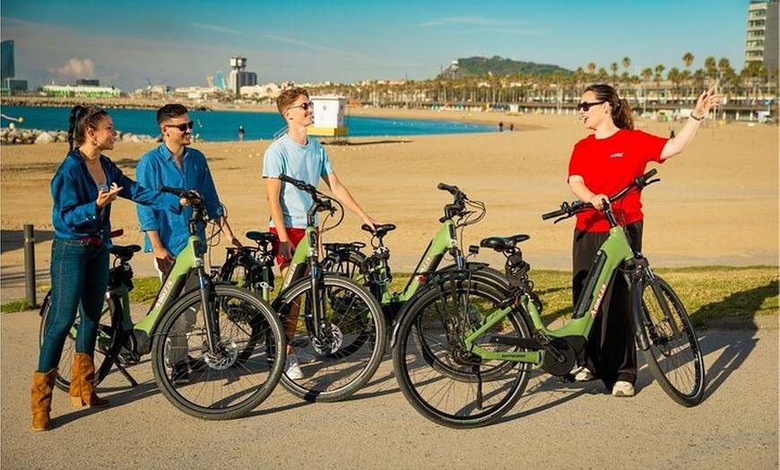 Image 4: Barcelona destaca tour en bicicleta eléctrica