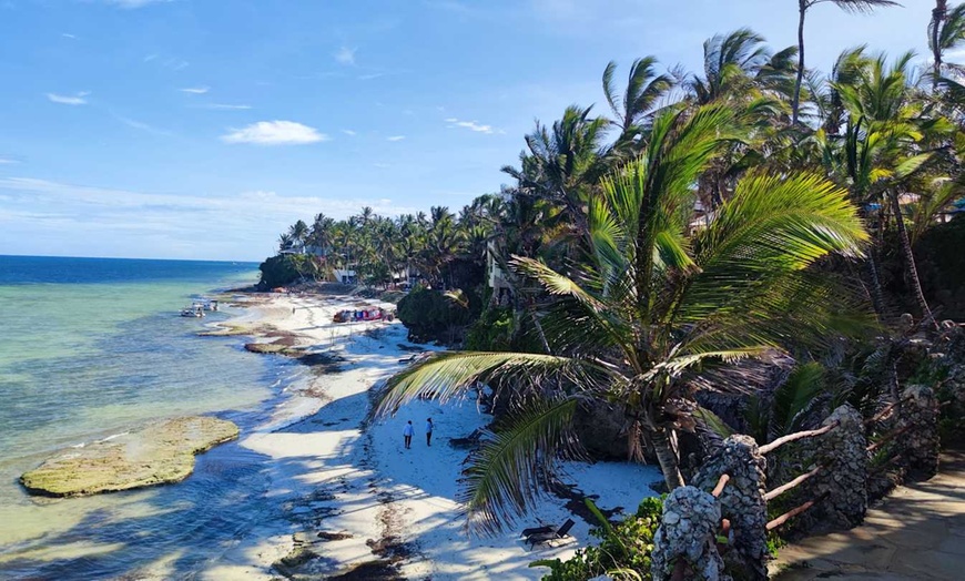 Image 10: ✈ KENYA | Mombasa - Réserves naturelles et plage au Kenya 3*, 10 no...