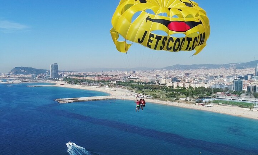 Image 5: Parasailing Barcelona Experience