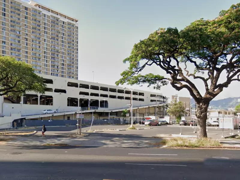 Parking at [H664] 1700 Kapiolani Blvd. Lot