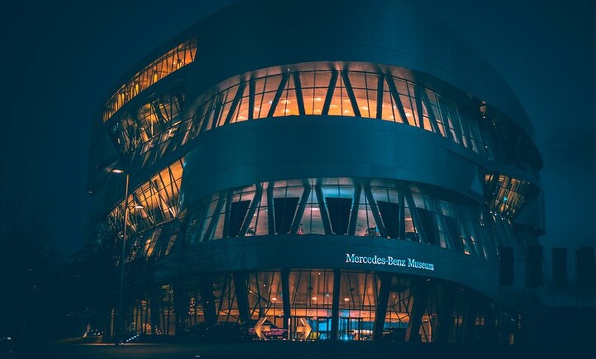 Image 4: Private Stuttgart 12-stündige Tour ab München mit kostenloser Fotog...