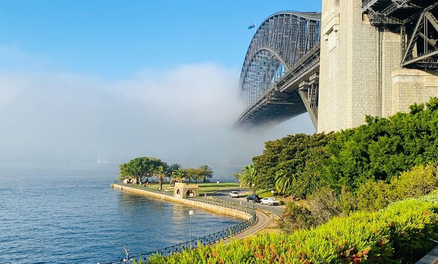 Image 1: Sydney: PRIVATE City Highlights & Ocean Front Luxe Tour (4h)