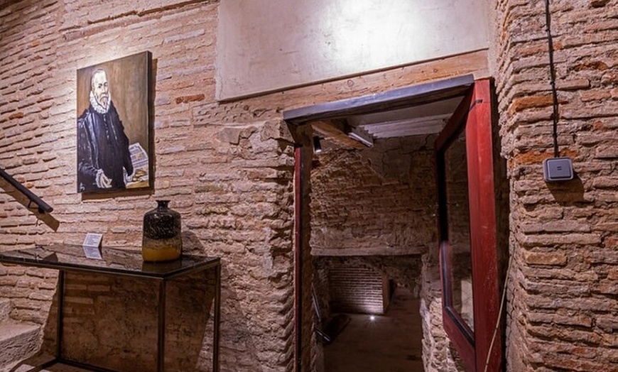 Image 8: Tour Nocturno de Leyendas y Misterios con Subterráneo