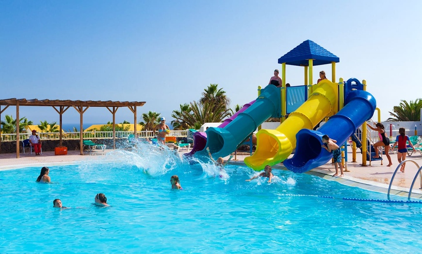 Image 3: ✈ FUERTEVENTURA | Caleta de Fuste - Caleta Dorada 3*, 4 nights - Al...