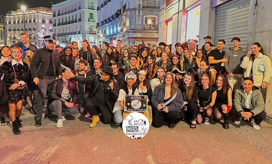 Image 2: PUBCRAWL Ruta de Bares y Fiesta por Madrid