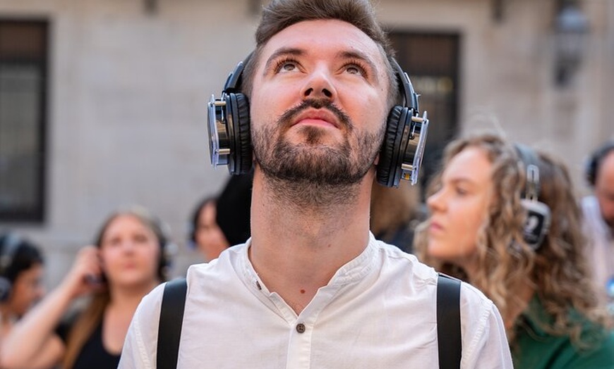 Image 3: Tour a pie por Madrid : Inmersivo con actores | City Voice