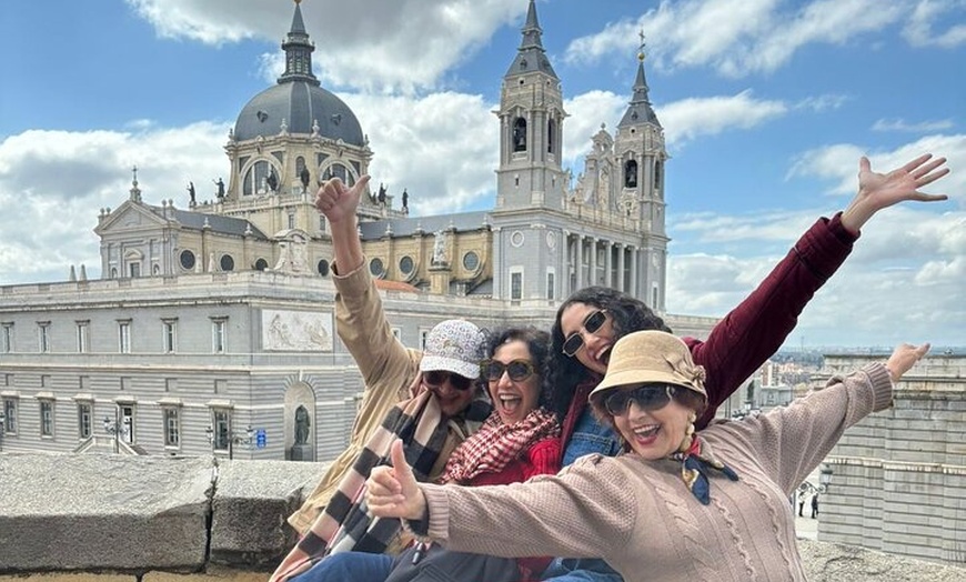 Image 6: Descubre Madrid en Tuk Tuk durante 1 hora y media