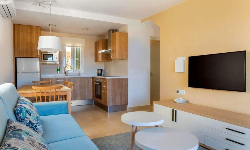 Image 5: ✈ MINORQUE | Arenal d'en Castell - White Sands Beach Club 3* - Appa...