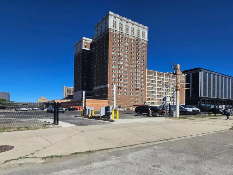 Parking at 536 W. Fort St. Lot