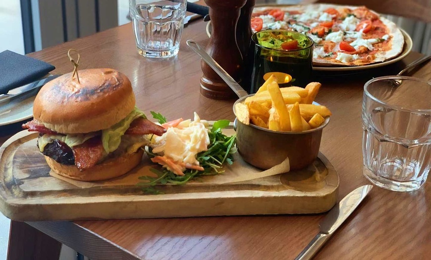 Image 6: ✈ ROYAUME-UNI | Londres - Hampton by Hilton London City 4*, 2 nuit ...