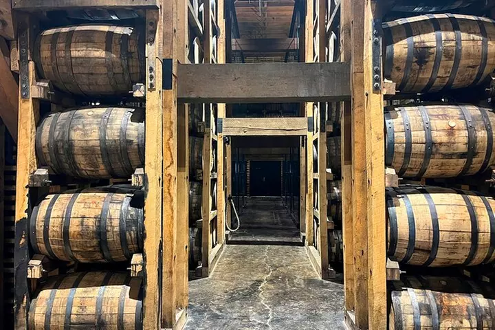 Nashville to Jack Daniel's Distillery Bus Tour + Whiskey Tastings