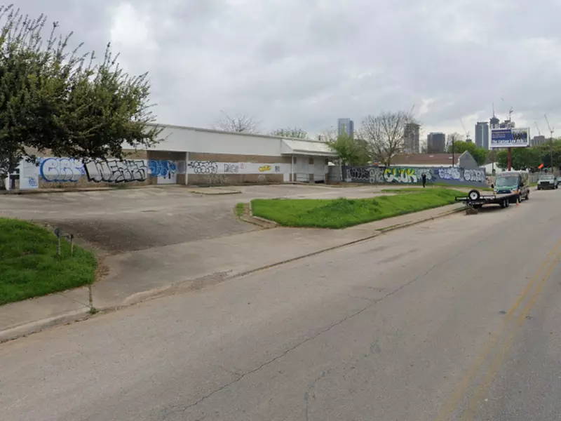 Parking at 1719 E. 2nd St. Lot