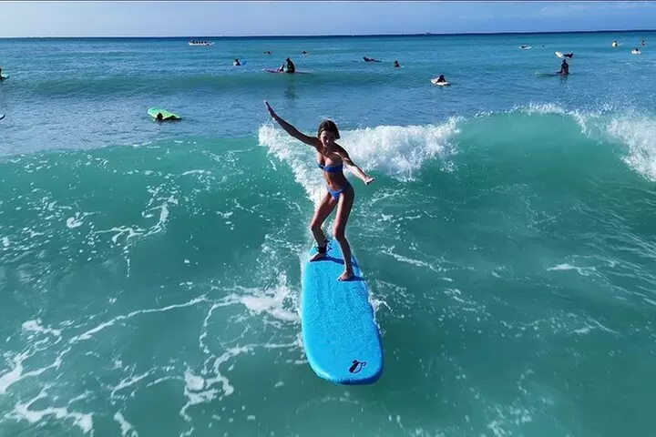 Surf Lessons For Beginners in Waikiki
