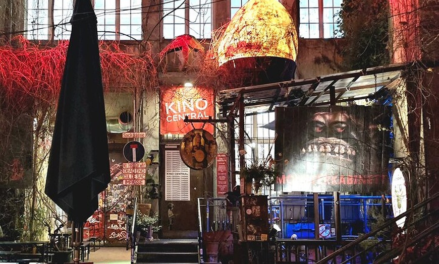 Image 6: Berlins historische Hinterhöfe