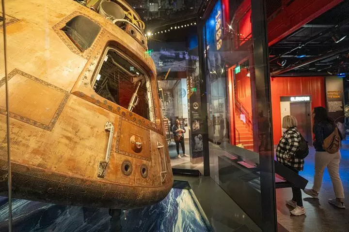 Smithsonian Highlights Walking Tour w/ Reserved Air & Space Entry