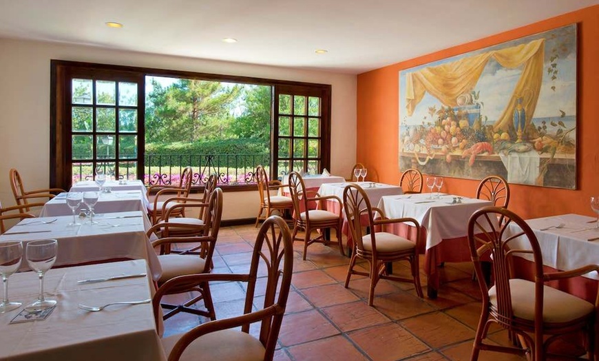 Image 27: ✈ COSTA DEL SOL | Marbella - BlueBay Banús 4*, 3 Nächte - Außenpool