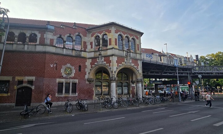 Image 33: Das echte Berlin - Street, Food und History - Tasty Bike Tour