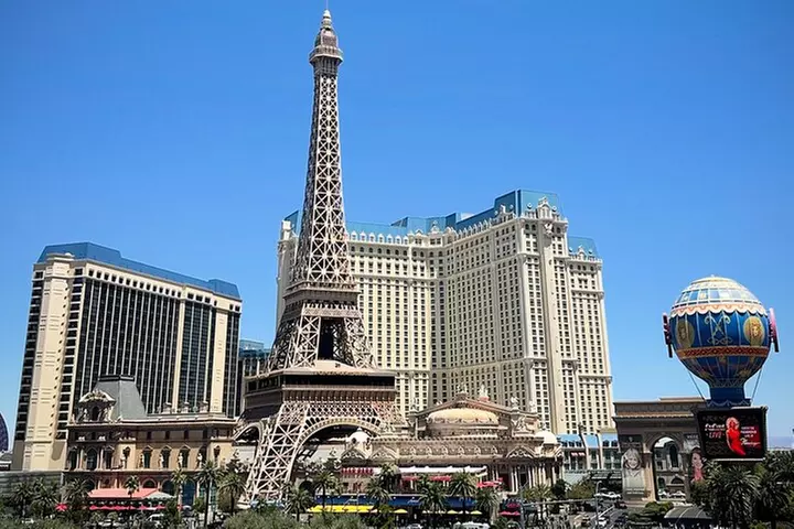 Las Vegas Limo Bus Sightseeing Tour with Iconic Photo Stops