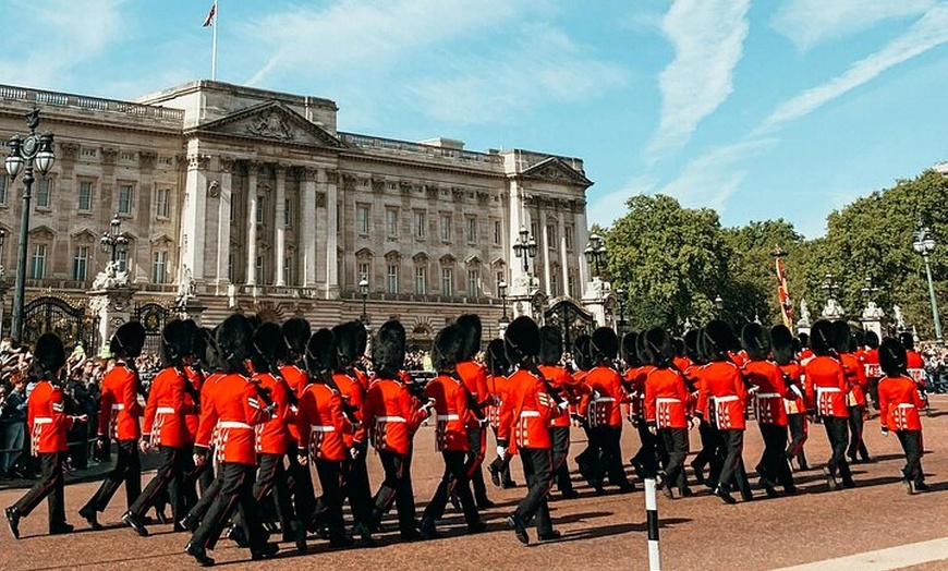 Image 6: Westminster Abbey Tour & Top London Sights with Blue Badge Guide